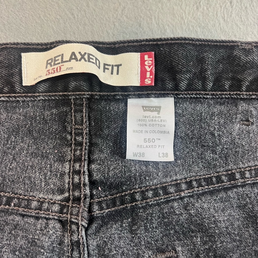 Levi's Men's Charcoal Relaxed Jeans - Picture 4 of 7